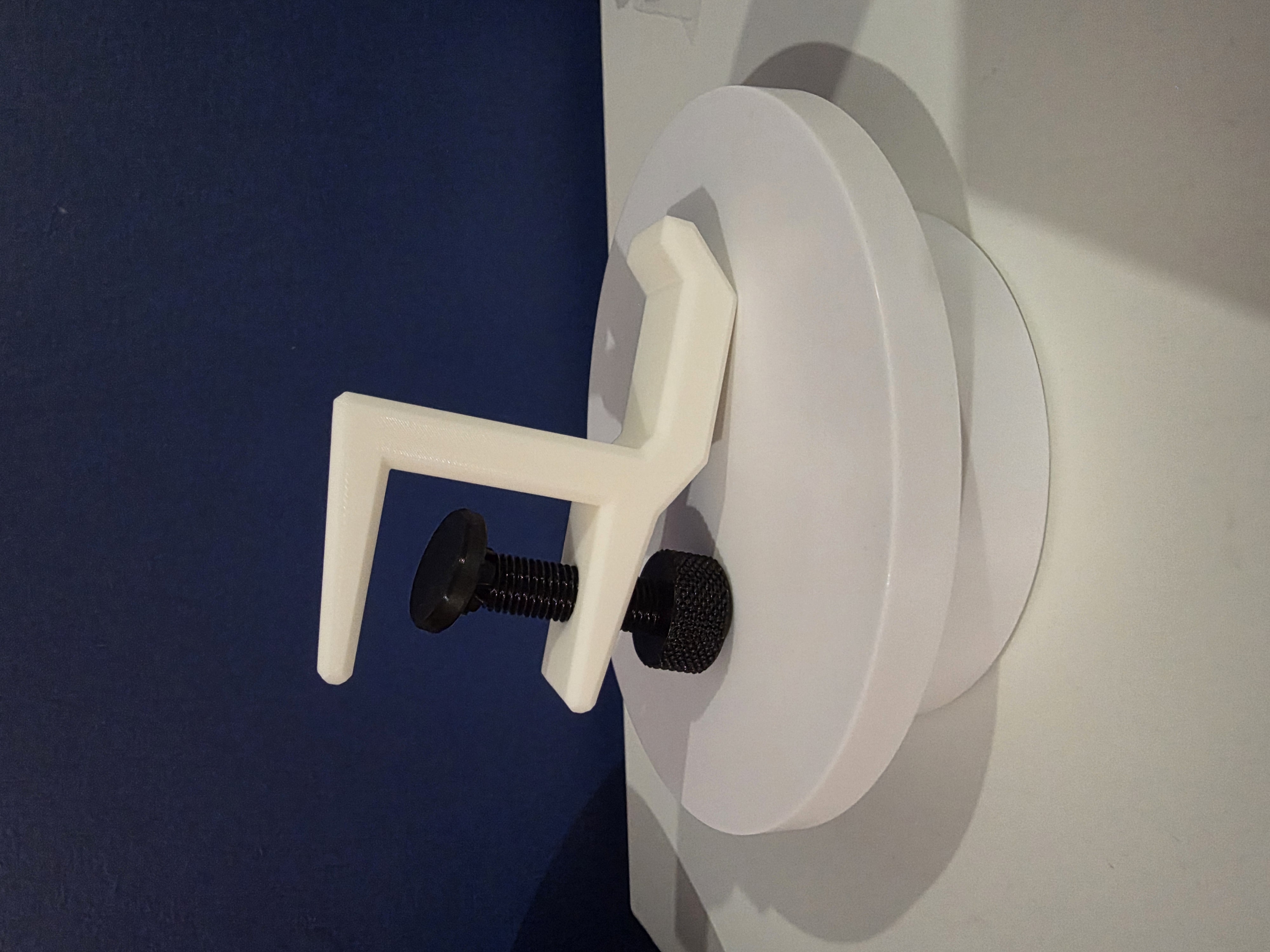 Universal Headphones holder